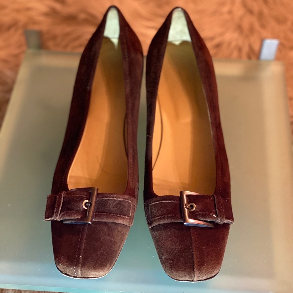 Façonnable Brown Suede Kitten Heel Pump